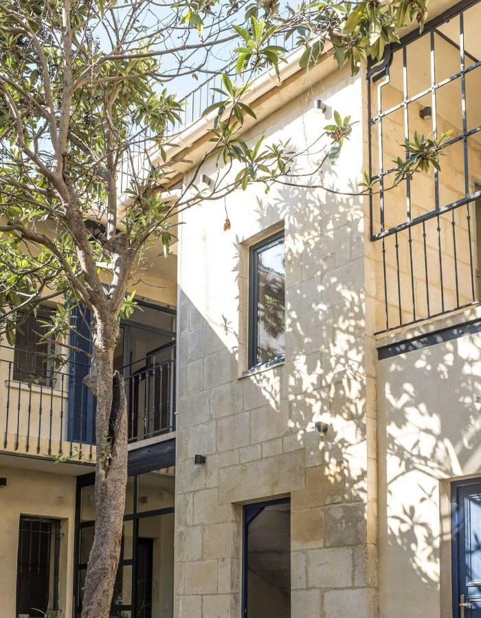 Sous Le Neflier Bed & Breakfast Nimes Luaran gambar