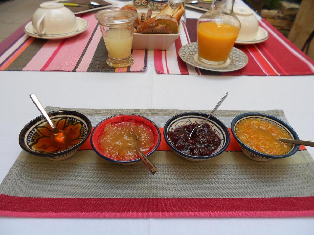 Sous Le Neflier Bed & Breakfast Nimes Luaran gambar