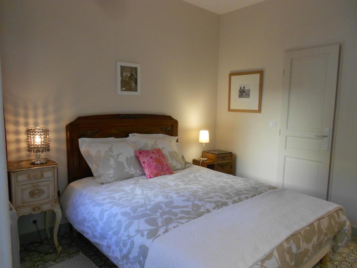Sous Le Neflier Bed & Breakfast Nimes Luaran gambar