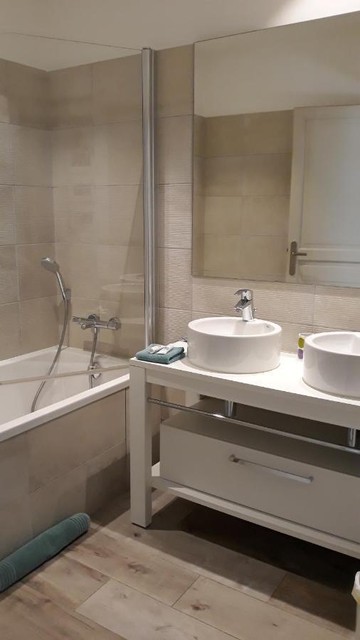 Sous Le Neflier Bed & Breakfast Nimes Luaran gambar